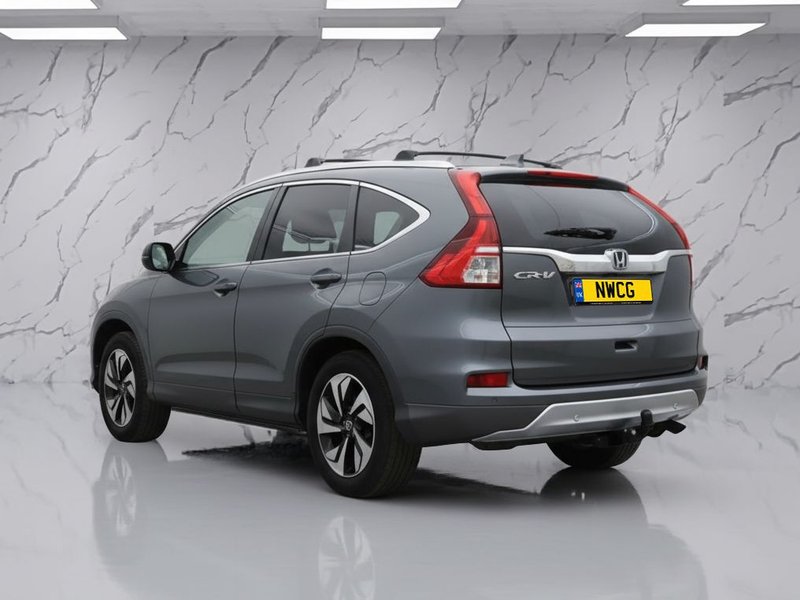 2015 Honda CR-V in grey — photo 2 of 10