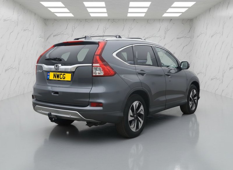 2015 Honda CR-V in grey — photo 3 of 10