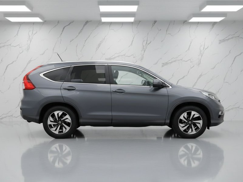 2015 Honda CR-V in grey — photo 5 of 10