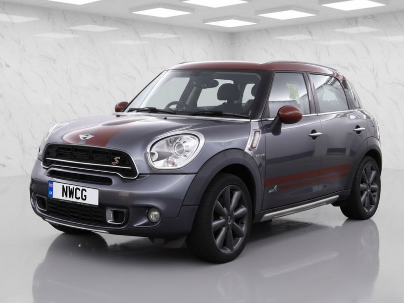 2015 MINI Countryman in grey — photo 2 of 11