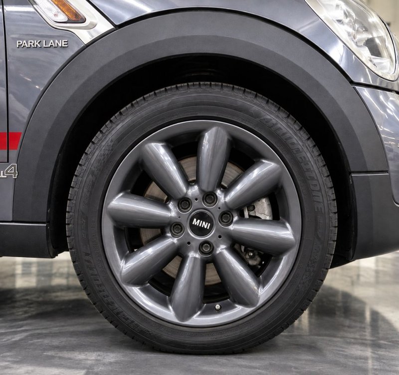 2015 MINI Countryman in grey — photo 16 of 16