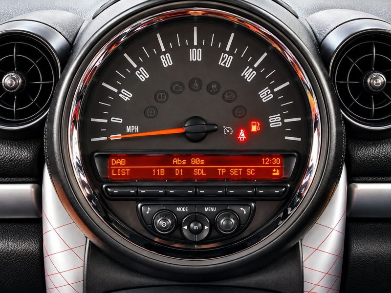 2015 MINI Countryman in grey — photo 9 of 16