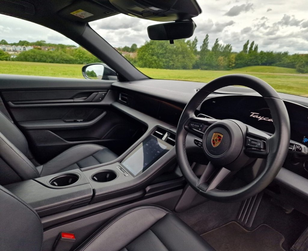 USED 2022 72 PORSCHE TAYCAN Performance Plus 93.4kWh Sport Turismo 5dr Electric Auto RWD (11kW Charger) (476 ps) 