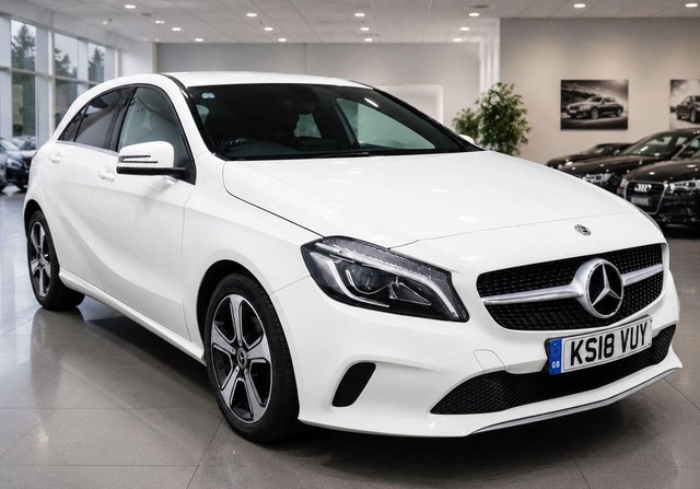 2018 18 MERCEDES-BENZ A CLASS 2.1 A200d Sport Edition Euro 6 (s/s) 5dr 2 OWNERS-8 DEALER SERVICES-NAV