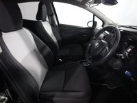 USED 2017 67 TOYOTA YARIS 1.5 VVT-h Design Hatchback 5dr Petrol Hybrid E-CVT Euro 6 (s/s) (100 ps) 