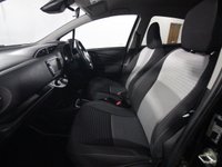 USED 2017 67 TOYOTA YARIS 1.5 VVT-h Design Hatchback 5dr Petrol Hybrid E-CVT Euro 6 (s/s) (100 ps) 