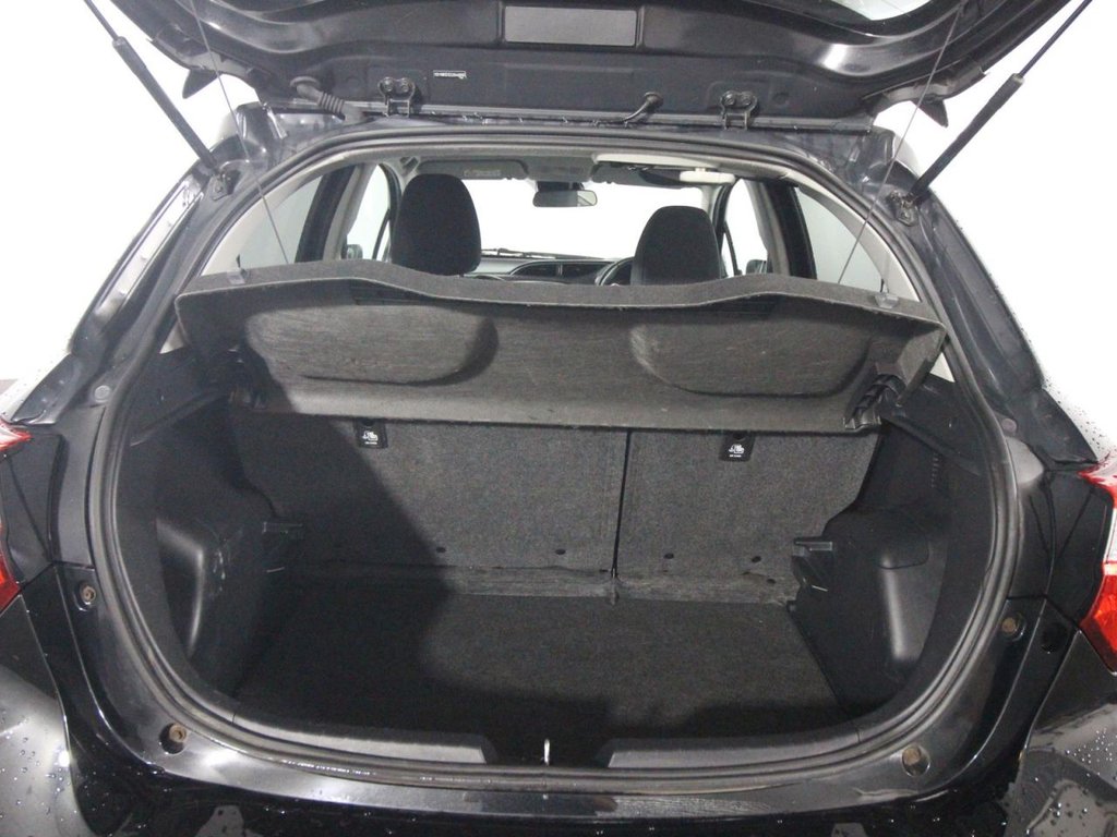 USED 2017 67 TOYOTA YARIS 1.5 VVT-h Design Hatchback 5dr Petrol Hybrid E-CVT Euro 6 (s/s) (100 ps) 