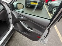 USED 2015 15 FORD FOCUS 1.0T EcoBoost Zetec Hatchback 5dr Petrol Manual Euro 6 (s/s) (100 ps) **FANTASTIC MPG** **LOW TAX**