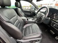 USED 2014 64 VOLKSWAGEN TOUAREG 3.0 TDI V6 BlueMotion Tech R-Line SUV 5dr Diesel Tiptronic 4WD Euro 5 (s/s) (245 ps) FULL VW SERVICE HISTORY, 2 KEYS, BOOK PACK + 12 MONTHS MOT WITHIN THE SALE