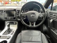 USED 2014 64 VOLKSWAGEN TOUAREG 3.0 TDI V6 BlueMotion Tech R-Line SUV 5dr Diesel Tiptronic 4WD Euro 5 (s/s) (245 ps) FULL VW SERVICE HISTORY, 2 KEYS, BOOK PACK + 12 MONTHS MOT WITHIN THE SALE
