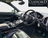 USED 2012 12 PORSCHE CAYENNE 3.0 TD V6 SUV 5dr Diesel Tiptronic 4WD Euro 5 (s/s) (240 ps) 