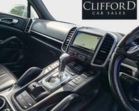 USED 2012 12 PORSCHE CAYENNE 3.0 TD V6 SUV 5dr Diesel Tiptronic 4WD Euro 5 (s/s) (240 ps) 