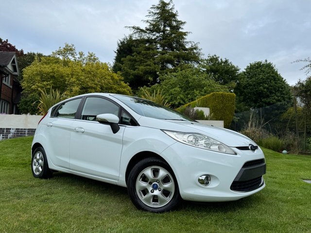 View our Ford Fiesta 1.6 TDCi ECOnetic DPF Zetec Hatchback 5dr Diesel Manual (87 g/km, 94 bhp)
