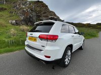USED 2017 67 JEEP GRAND CHEROKEE 3.0 V6 CRD Summit SUV 5dr Diesel Auto 4WD Euro 6 (247 bhp) 