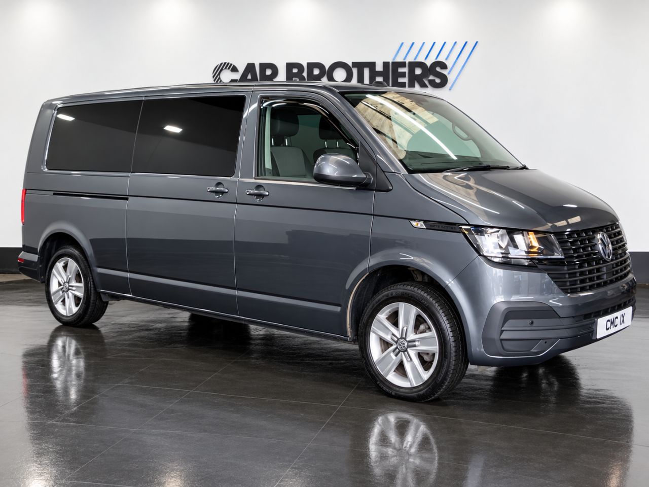 VOLKSWAGEN TRANSPORTER SHUTTLE 2023