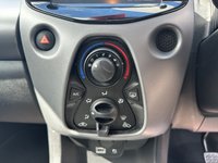 USED 2020 20 TOYOTA AYGO 1.0 VVT-i x-play Hatchback 5dr Petrol x-shift Euro 6 (71 ps) 