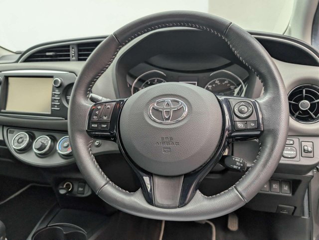 USED 2017 17 TOYOTA YARIS 1.5 Yaris Icon Tech VVT-i 5dr CLICK+COLLECT / HOME DELIVERY