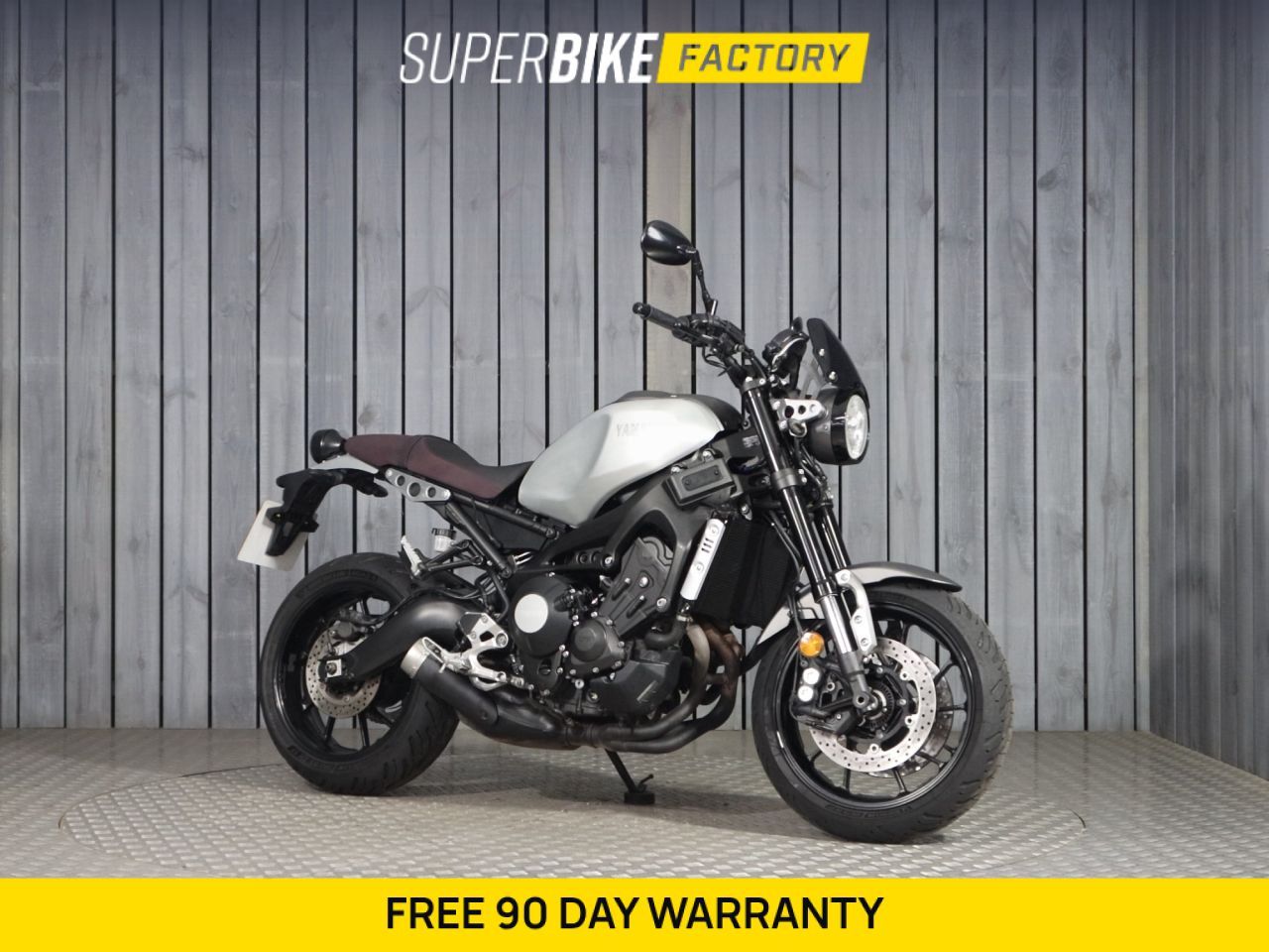 YAMAHA XSR900XSR900
