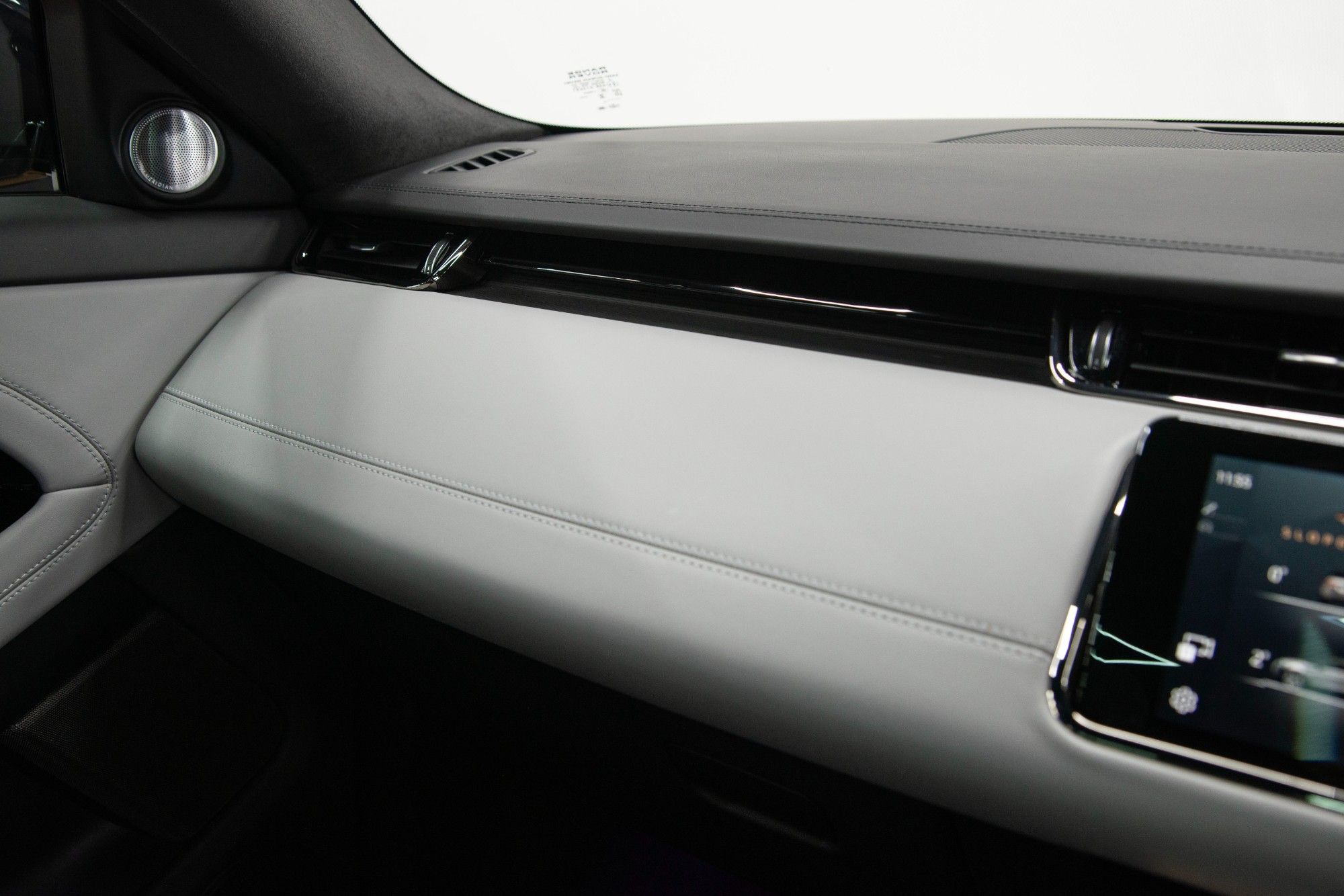 USED 2023 23 LAND ROVER RANGE ROVER EVOQUE 1.5 P300e Autobiography 
