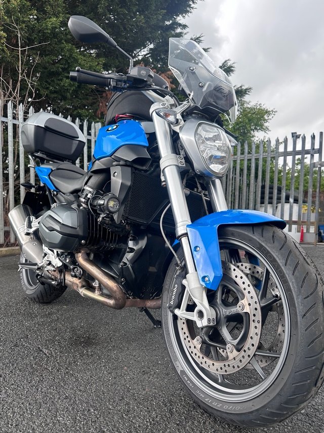 View our BMW R 1200 R