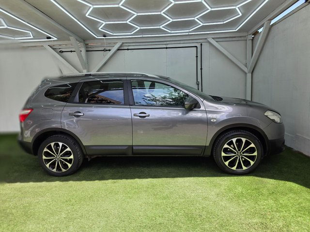View our NISSAN QASHQAI+2