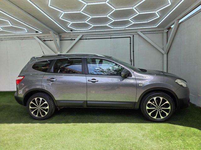 View our NISSAN QASHQAI+2