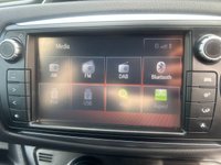USED 2017 17 TOYOTA YARIS 1.33 Dual VVT-i Design Hatchback 5dr Petrol Manual Euro 6 (99 ps) 