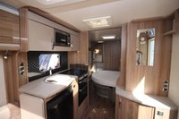 USED 2020 SWIFT CORNICHE 20/4 Transverse Island Bed