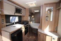 USED 2020 SWIFT CORNICHE 20/4 Transverse Island Bed