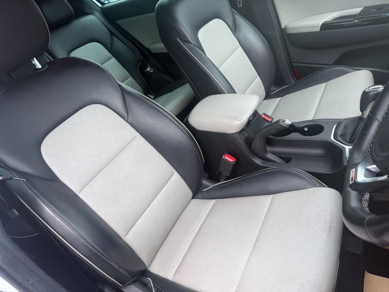 2018 KIA SPORTAGE 1.7 CRDi GT-Line SUV 5dr Diesel Manual Euro 6 (s/s) (114 bhp) - vehicle photo 6 for sale on PureCar