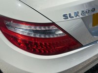 USED 2012 12 MERCEDES-BENZ SLK 1.8 SLK200 BlueEfficiency Convertible 2dr Petrol G-Tronic+ Euro 5 (s/s) (184 ps) GREAT SERVICE HISTORY WITH THIS CAR