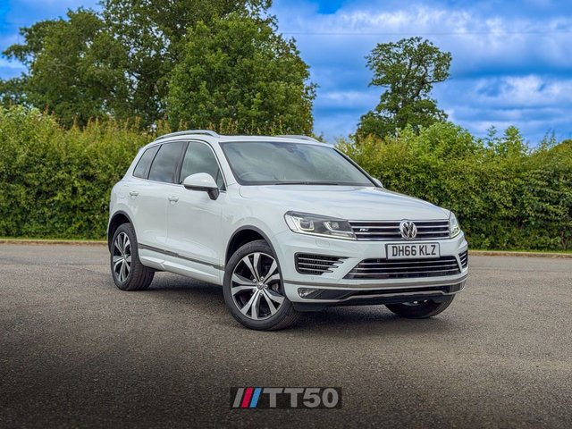 View our Volkswagen Touareg 3.0 TDI V6 BlueMotion Tech R-Line SUV 5dr Diesel Tiptronic 4WD Euro 6 (s/s) (262 ps)