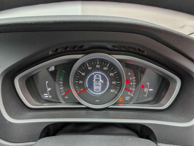 USED 2016 66 VOLVO V40 2.0 V40 Momentum T2 5dr CLICK+COLLECT / HOME DELIVERY