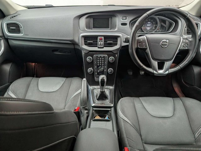 USED 2016 66 VOLVO V40 2.0 V40 Momentum T2 5dr CLICK+COLLECT / HOME DELIVERY