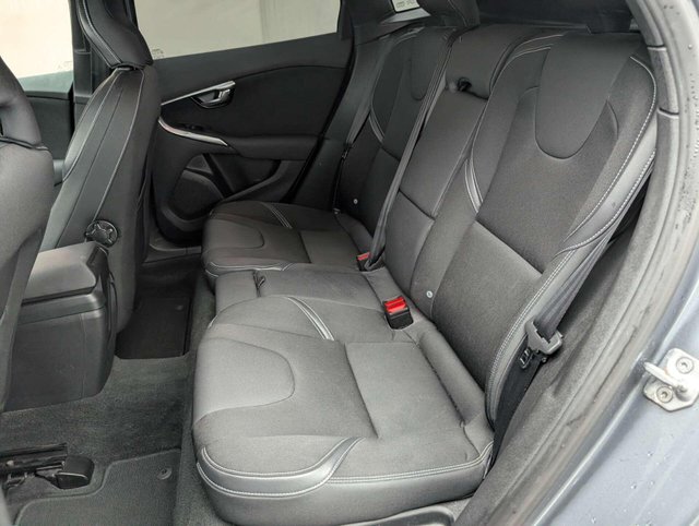 USED 2016 66 VOLVO V40 2.0 V40 Momentum T2 5dr CLICK+COLLECT / HOME DELIVERY