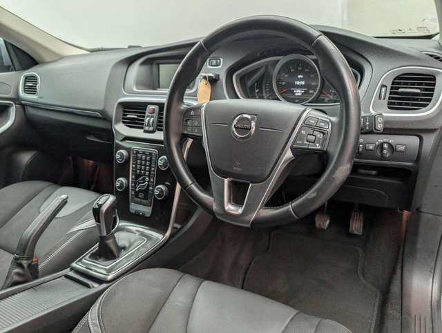 USED 2016 66 VOLVO V40 2.0 V40 Momentum T2 5dr CLICK+COLLECT / HOME DELIVERY