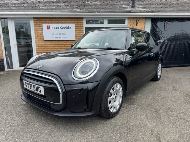 View our MINI Hatch 1.5 One Classic Hatchback 3dr Petrol Manual Euro 6 (s/s) (102 ps)