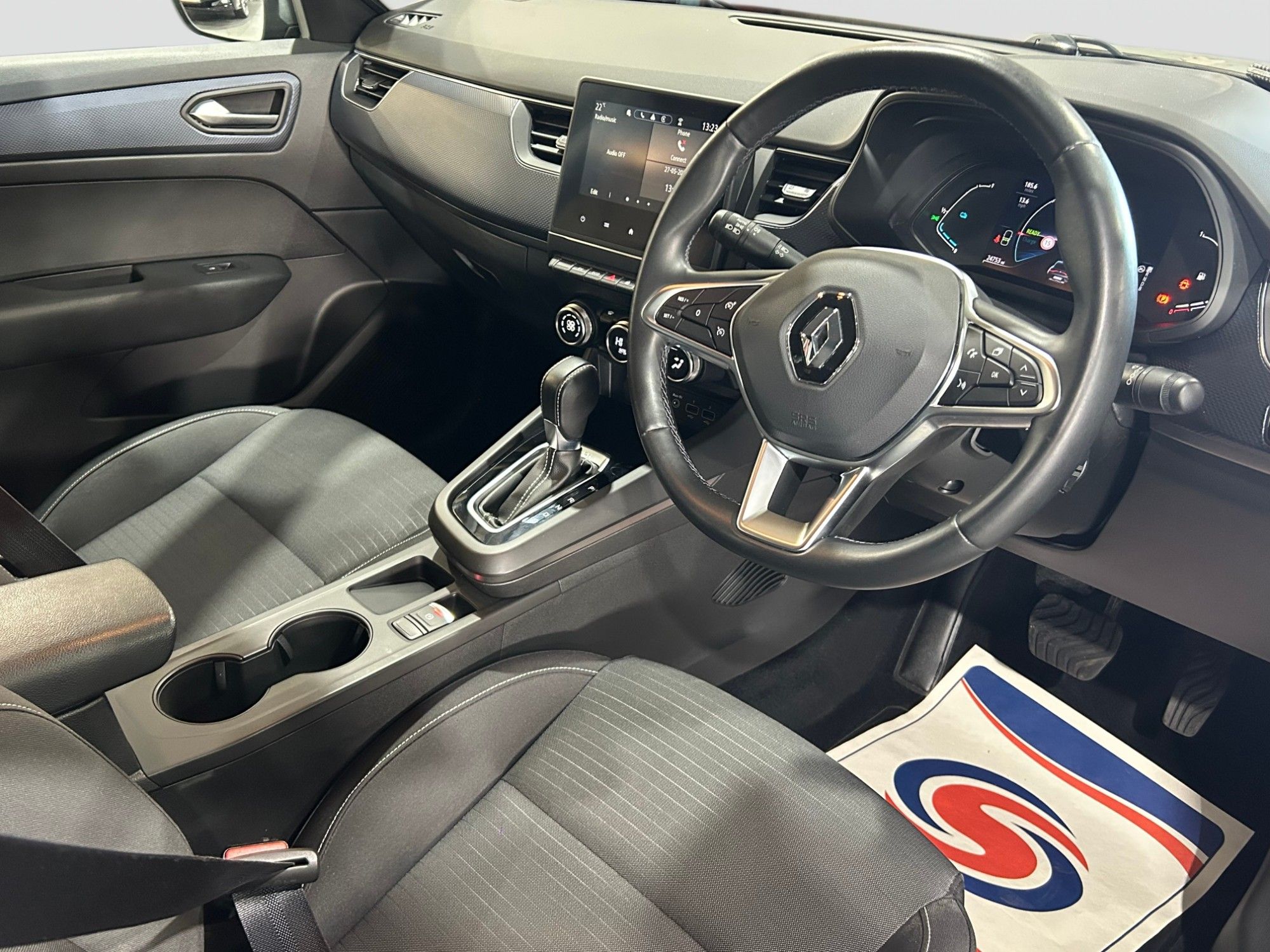 USED 2022 22 RENAULT ARKANA 1.6 E-TECH Iconic SUV 5dr Petrol Hybrid Auto 2WD Euro 6 (s/s) (145 bhp) 