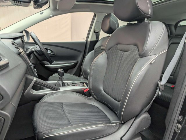 USED 2018 68 RENAULT KADJAR 1.2 Kadjar Signature Nav TCe 5dr CLICK+COLLECT / HOME DELIVERY