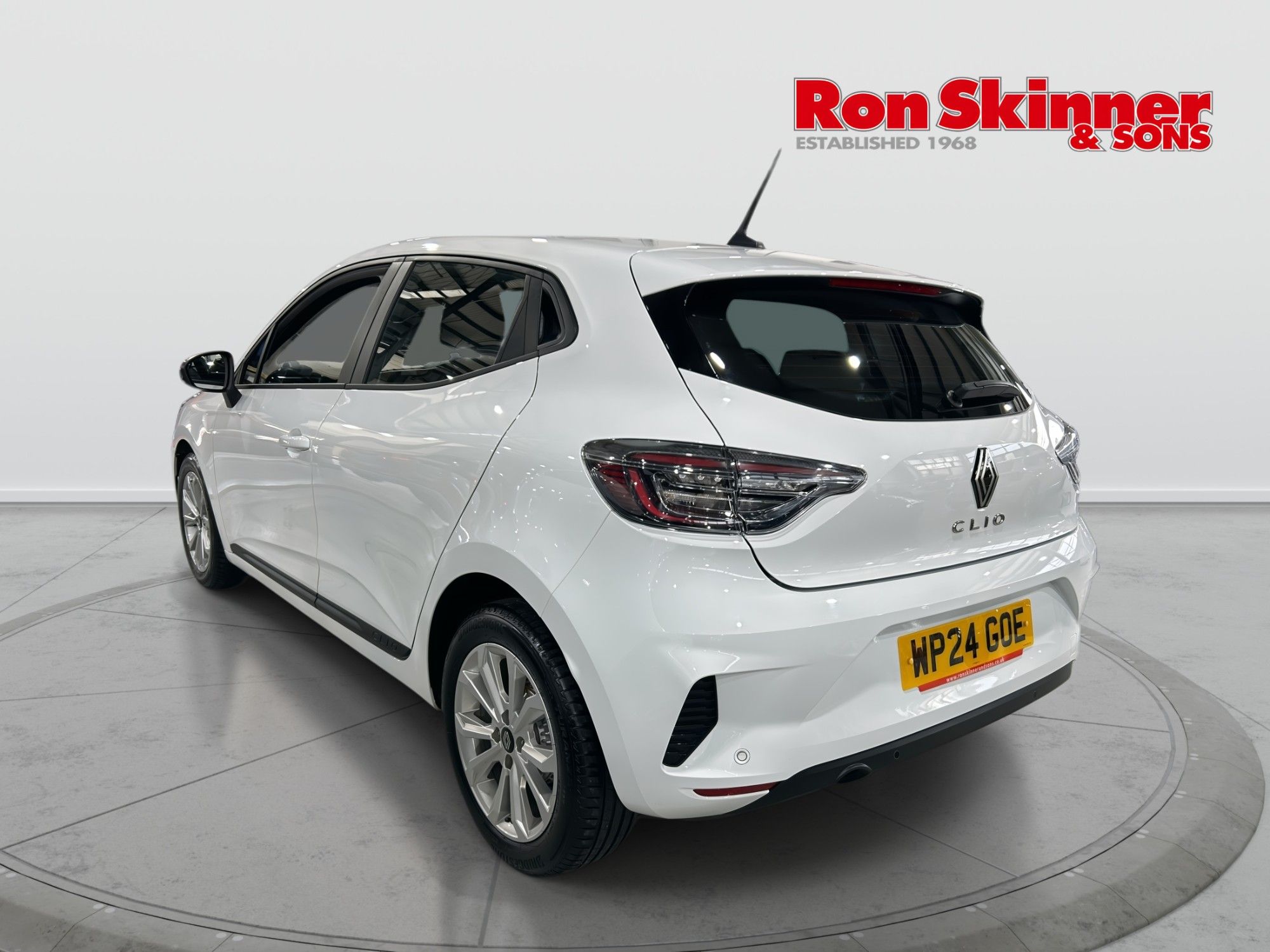 USED 2024 24 RENAULT CLIO 1.0 TCe evolution Hatchback 5dr Petrol Manual Euro 6 (s/s) (90 ps) 