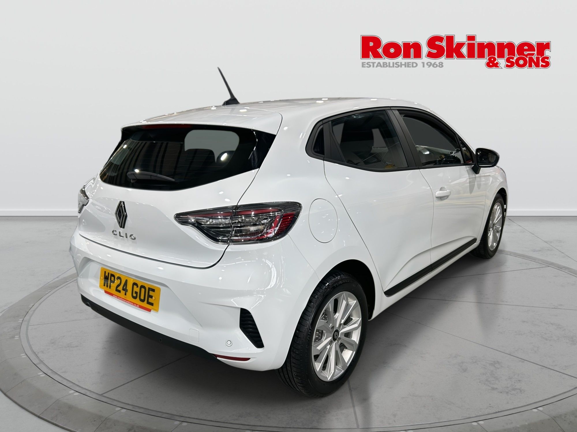USED 2024 24 RENAULT CLIO 1.0 TCe evolution Hatchback 5dr Petrol Manual Euro 6 (s/s) (90 ps) 