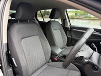 USED 2025 25 VOLKSWAGEN GOLF 1.5 eTSI MHEV Match Hatchback 5dr Petrol Hybrid DSG Euro 6 (s/s) (150 ps) **FSH**VW WARRANTY UNTIL APRIL 2028**REVERSE CAMERA**