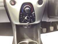 USED 2016 16 TOYOTA AYGO 1.0 VVT-i x-play Hatchback 3dr Petrol Manual Euro 6 (68 ps) 
