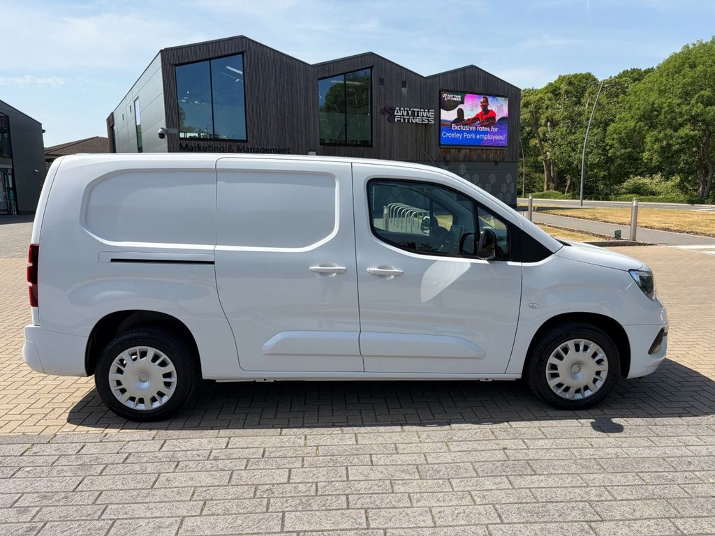 USED 2023 73 VAUXHALL COMBO 2300 PRO 1.5Turbo D EU6 S/S L1 H1 100ps *AIRCON*SATNAV*CAMERA*SENSORS*E/PACK* A/C-SATNAV-SENSORS-CAMERA-L1