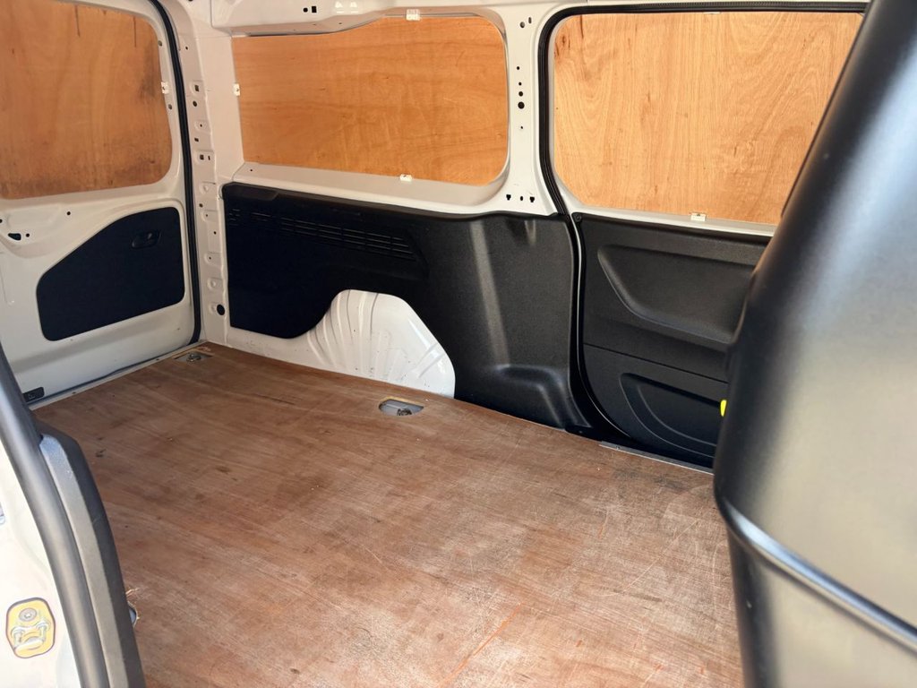 USED 2023 73 VAUXHALL COMBO 2300 PRO 1.5Turbo D EU6 S/S L1 H1 100ps *AIRCON*SATNAV*CAMERA*SENSORS*E/PACK* A/C-SATNAV-SENSORS-CAMERA-L1