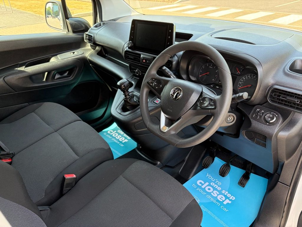 USED 2023 73 VAUXHALL COMBO 2300 PRO 1.5Turbo D EU6 S/S L1 H1 100ps *AIRCON*SATNAV*CAMERA*SENSORS*E/PACK* A/C-SATNAV-SENSORS-CAMERA-L1