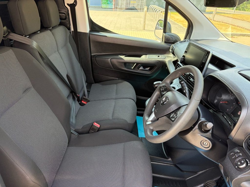 USED 2023 73 VAUXHALL COMBO 2300 PRO 1.5Turbo D EU6 S/S L1 H1 100ps *AIRCON*SATNAV*CAMERA*SENSORS*E/PACK* A/C-SATNAV-SENSORS-CAMERA-L1