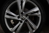 USED 2023 23 VOLKSWAGEN GOLF 1.5 eTSI MHEV R-Line Hatchback 5dr Petrol Hybrid DSG Euro 6 (s/s) (150 ps) 1 OWNER, SATNAV, CAR PLAY