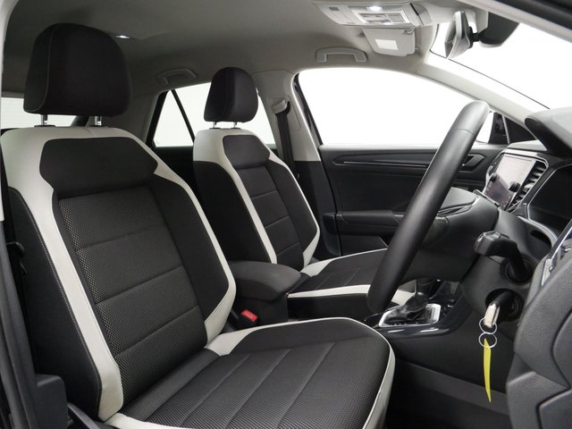 View our VOLKSWAGEN T-ROC