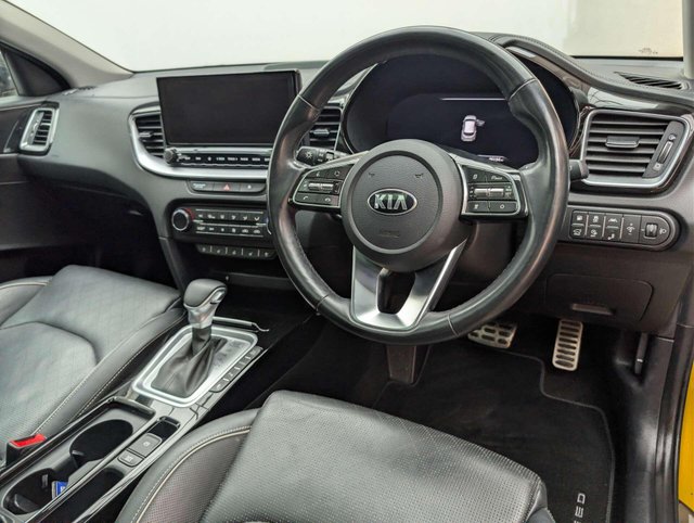 USED 2021 21 KIA XCEED 1.6 XCeed First Edition PHEV Semi-Auto 5dr CLICK+COLLECT / HOME DELIVERY
